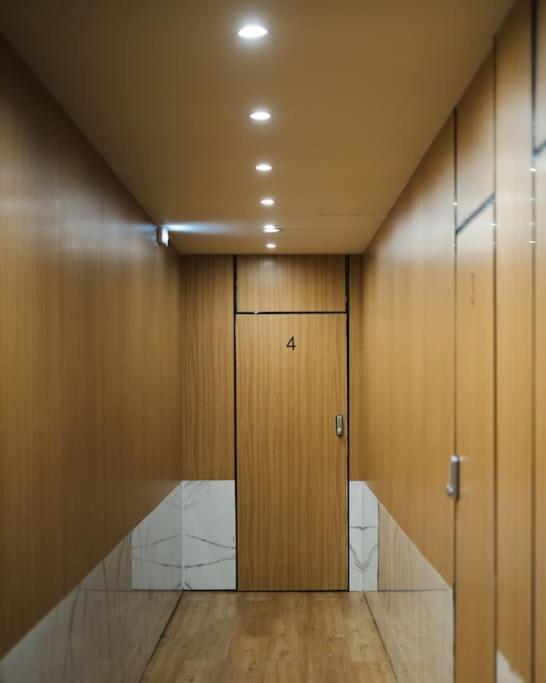 Large Comfy, Modern Studio 5 Min To Acropolis Ateny Zewnętrze zdjęcie